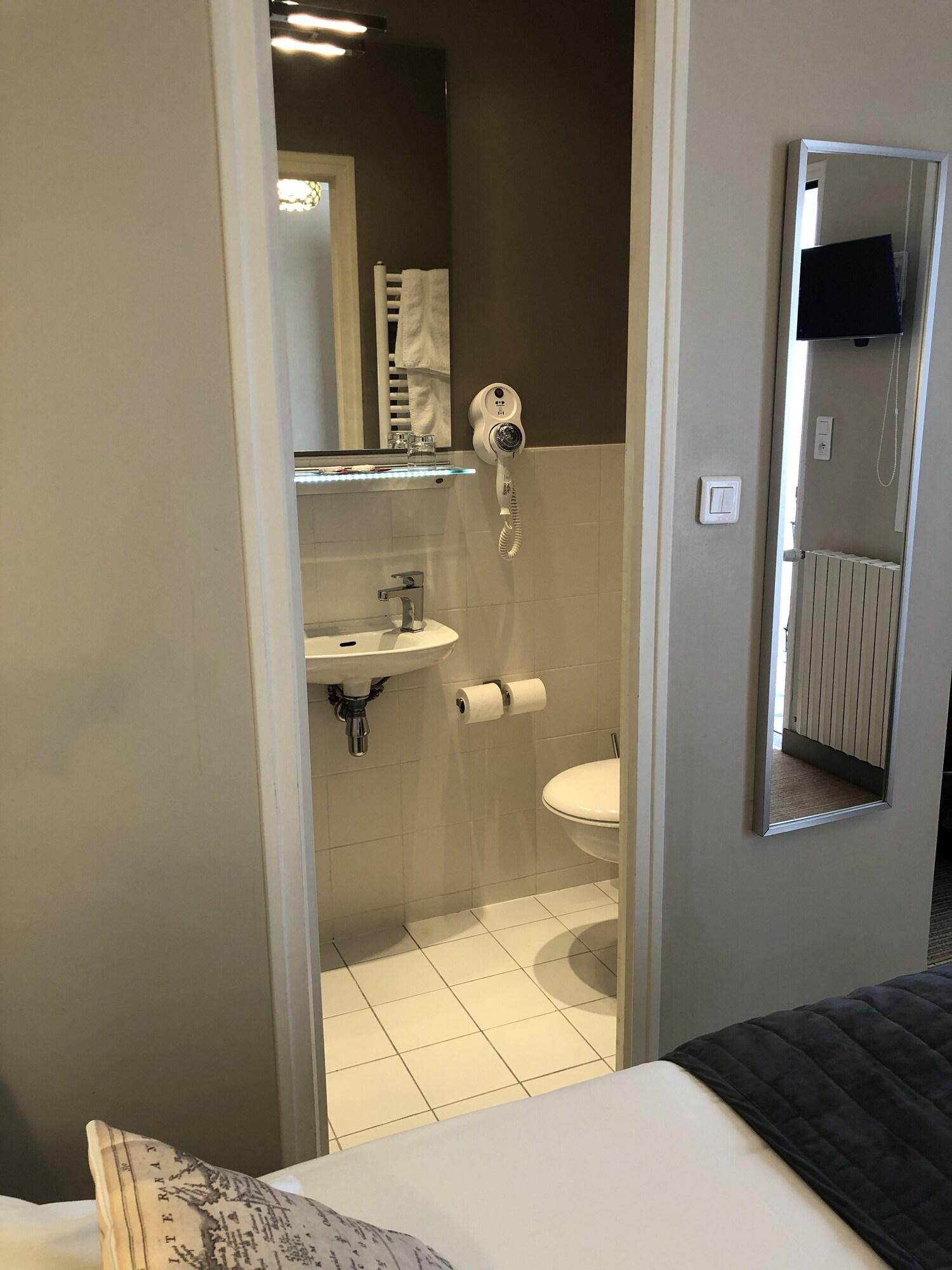 Hotel Moderna Cherbourg-en-Cotentin Εξωτερικό φωτογραφία